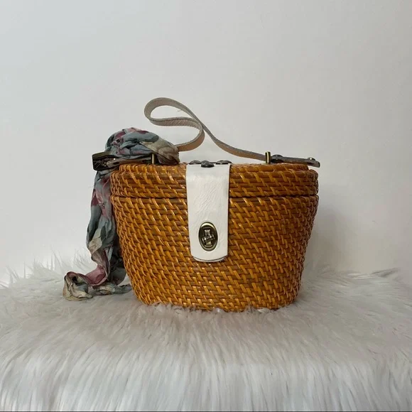 Patricia Nash Caselle Basket Purse with Tan & Crackled Rose Scarf - Picture 3 of 15